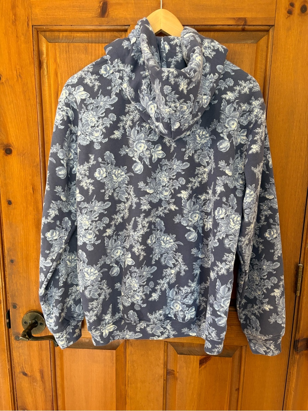 GAP x Love Shack Collab Floral Hoodie - Unisex, size x small, relaxed fit - Picture 5 of 9